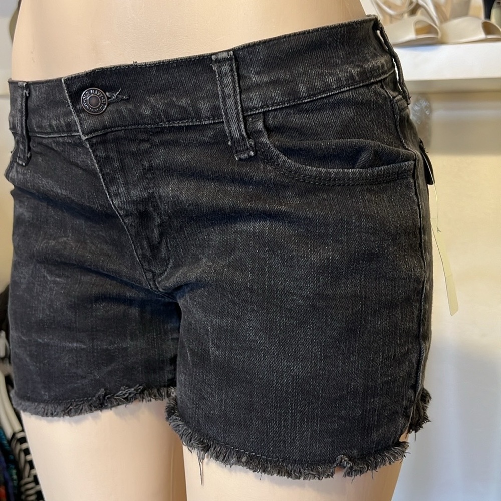 Old Navy Diva Black Med Washed Frayed Shorts 8 (32-33”W| 3”I) - Picture 11 of 12